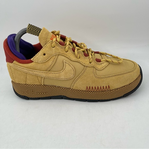 Nike Women’s Air Force 1 Wild Wheat Gold-SZ 6.5 -Low Lace-Up Shoes Sneaker - Picture 1 of 14